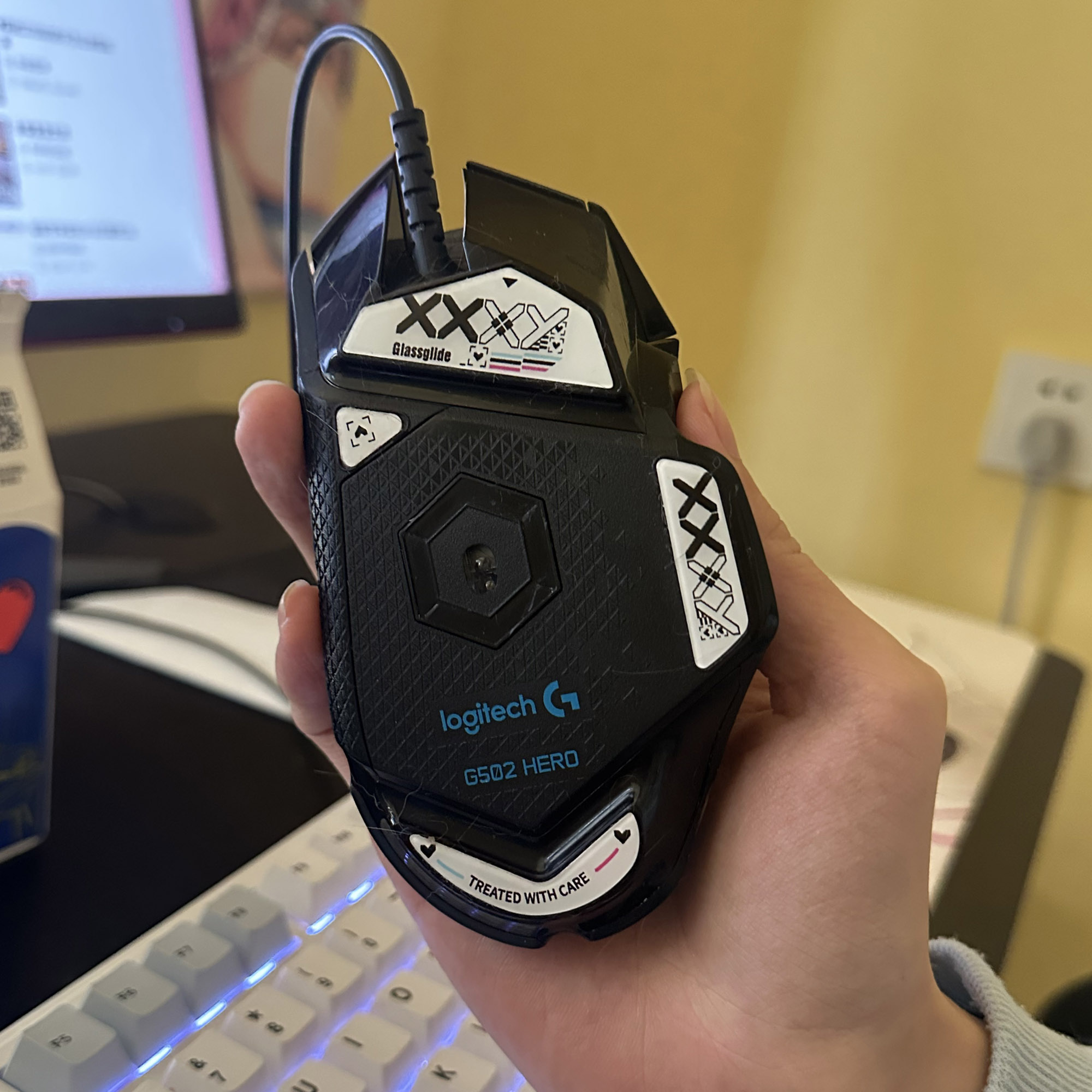 강화 유리 발 패드는 Logitech G502/G502 - Logitech Mouse G502 리뷰 및 가격